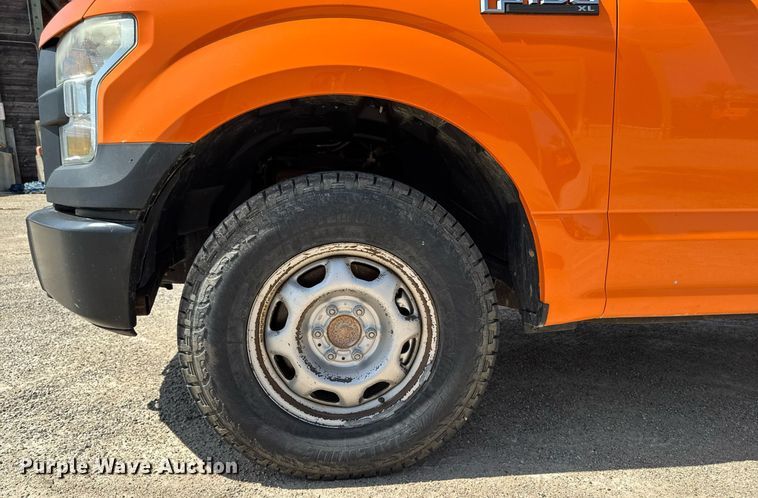 image for item EM2074 2016 Ford F150 XL SuperCab pickup truck