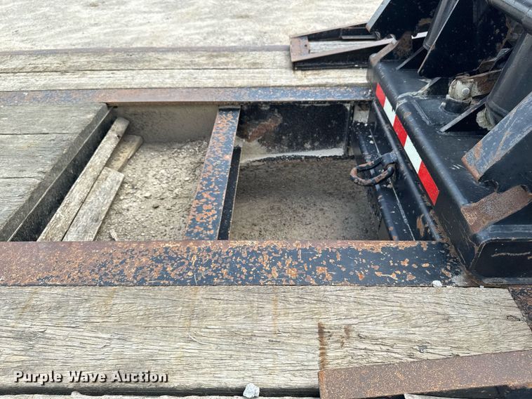 image for item EM2076 2013 Dynaweld LB52-24DPS lowboy equipment trailer