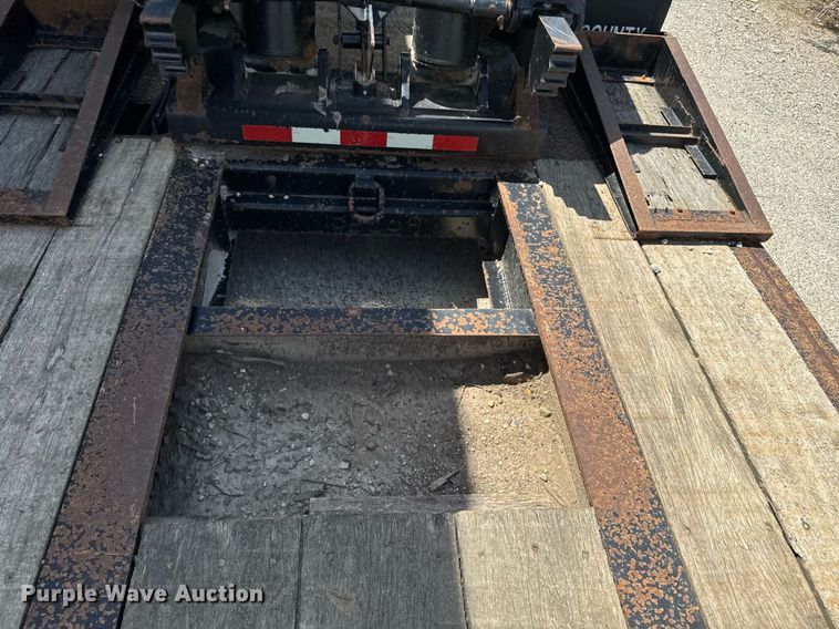 image for item EM2076 2013 Dynaweld LB52-24DPS lowboy equipment trailer