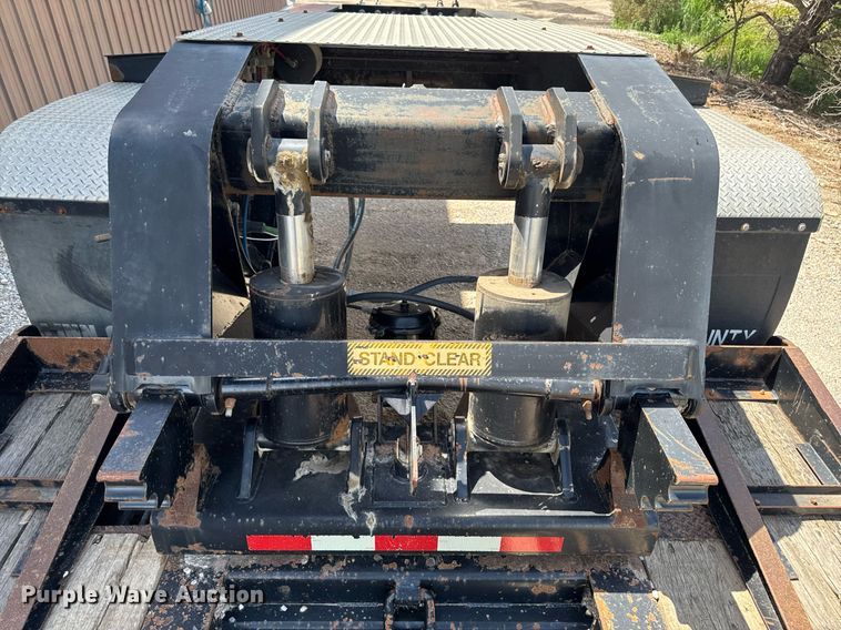 image for item EM2076 2013 Dynaweld LB52-24DPS lowboy equipment trailer