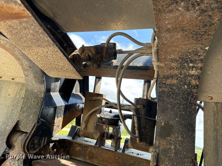 image for item EM2076 2013 Dynaweld LB52-24DPS lowboy equipment trailer