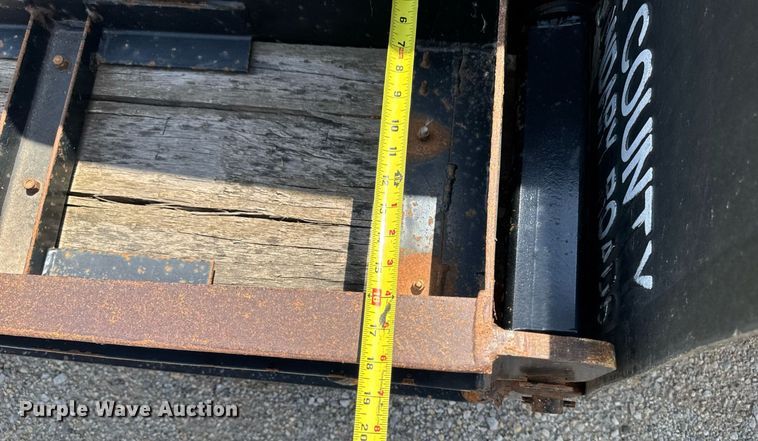 image for item EM2076 2013 Dynaweld LB52-24DPS lowboy equipment trailer