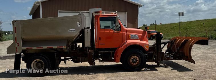 image for item EM2077 2004 Sterling Truck L7500 Series dump truck