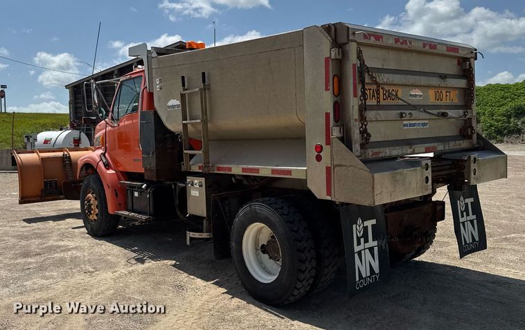 image for item EM2077 2004 Sterling Truck L7500 Series dump truck
