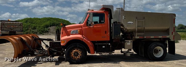 image for item EM2077 2004 Sterling Truck L7500 Series dump truck