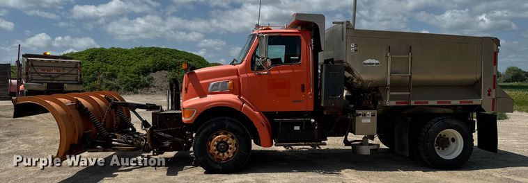 image for item EM2077 2004 Sterling Truck L7500 Series dump truck