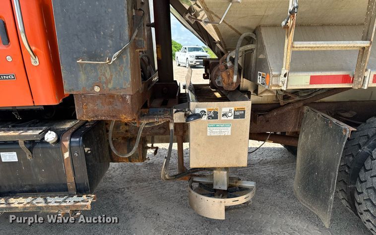 image for item EM2077 2004 Sterling Truck L7500 Series dump truck