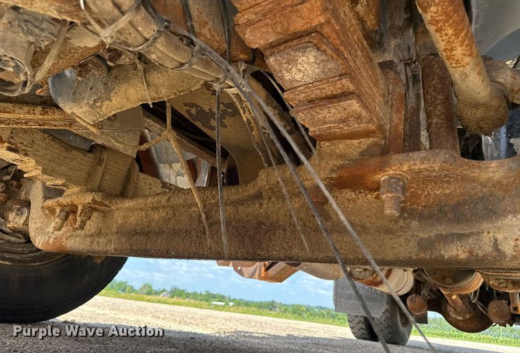 image for item EM2077 2004 Sterling Truck L7500 Series dump truck