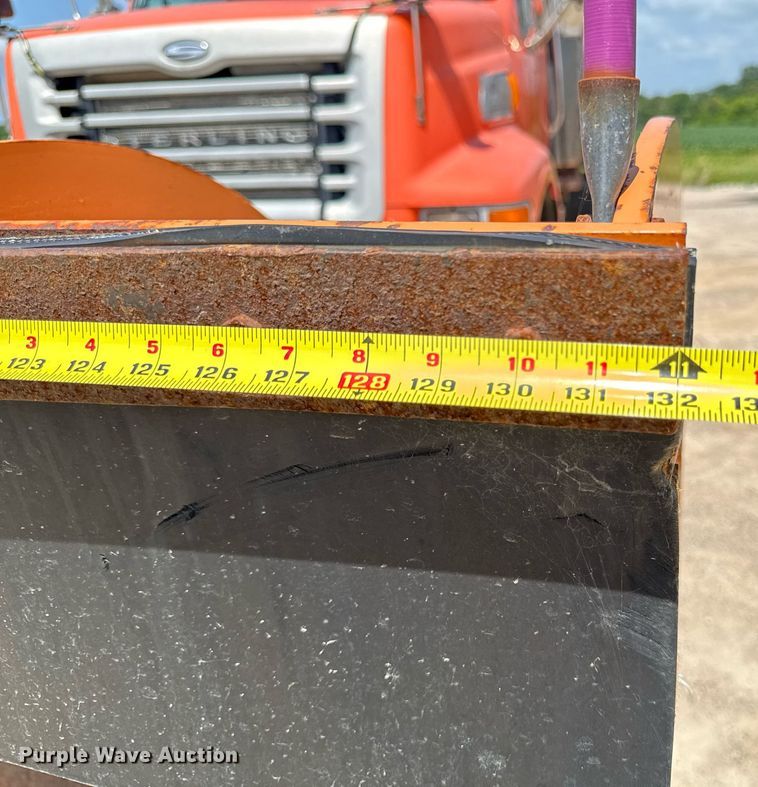 image for item EM2077 2004 Sterling Truck L7500 Series dump truck