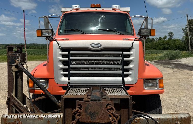image for item EM2077 2004 Sterling Truck L7500 Series dump truck