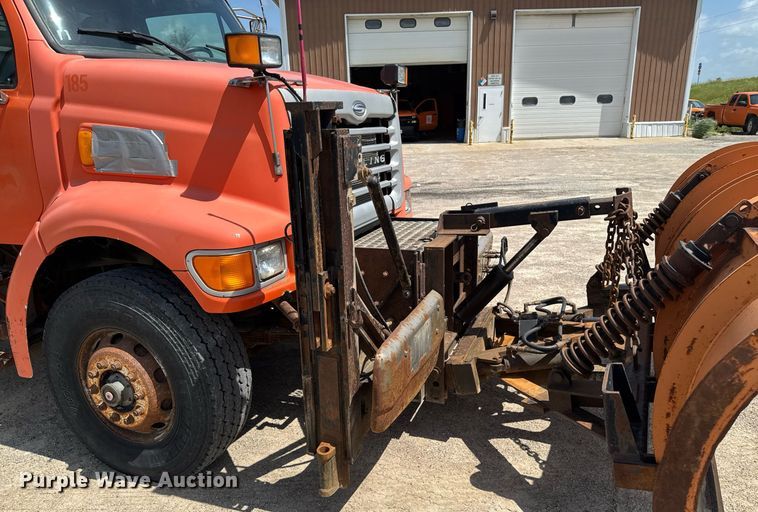 image for item EM2077 2004 Sterling Truck L7500 Series dump truck