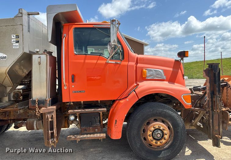 image for item EM2077 2004 Sterling Truck L7500 Series dump truck