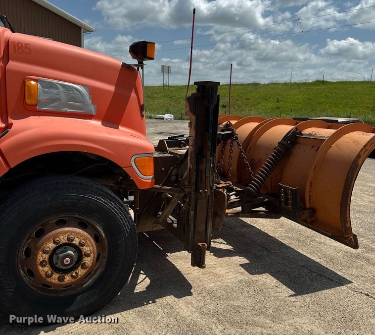 image for item EM2077 2004 Sterling Truck L7500 Series dump truck