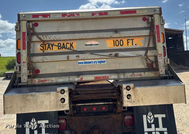 image for item EM2077 2004 Sterling Truck L7500 Series dump truck