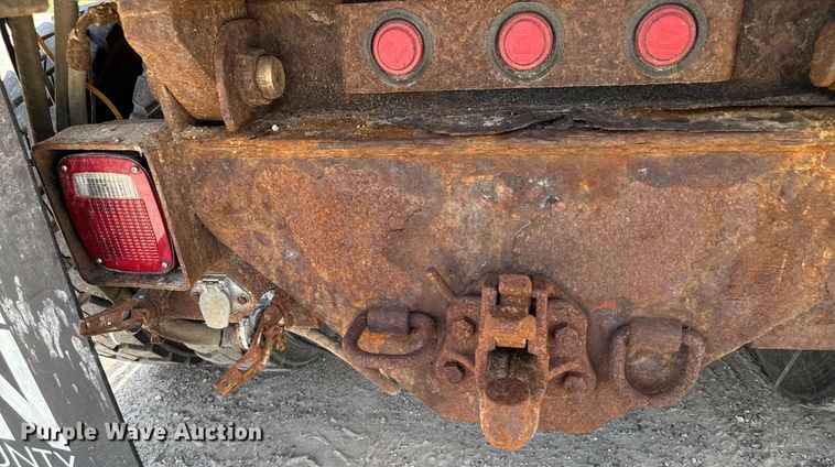 image for item EM2077 2004 Sterling Truck L7500 Series dump truck