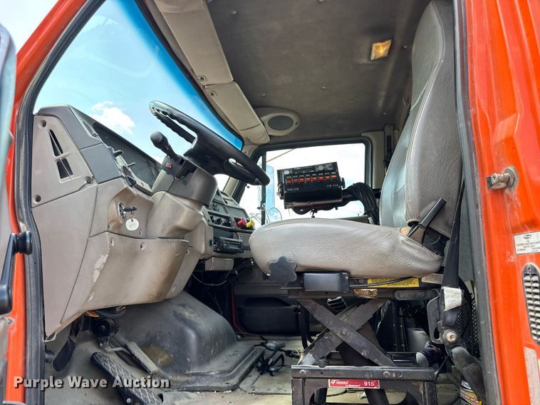 image for item EM2077 2004 Sterling Truck L7500 Series dump truck