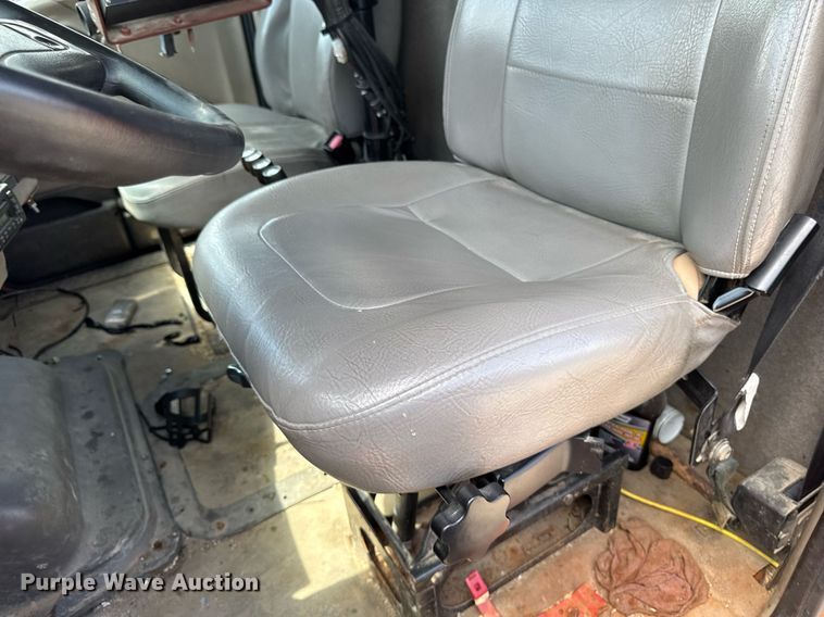 image for item EM2077 2004 Sterling Truck L7500 Series dump truck