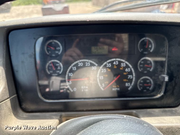 image for item EM2077 2004 Sterling Truck L7500 Series dump truck