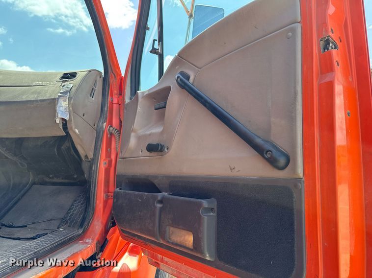 image for item EM2077 2004 Sterling Truck L7500 Series dump truck