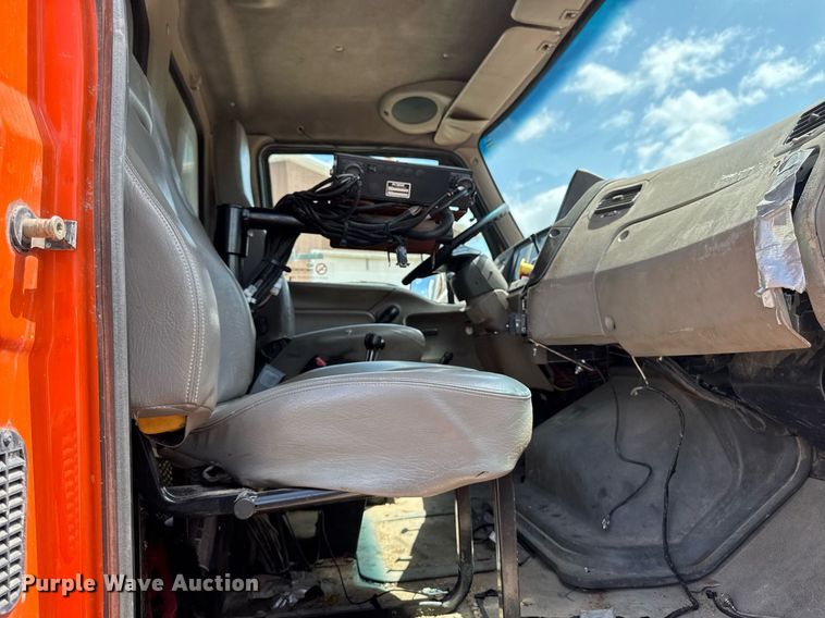 image for item EM2077 2004 Sterling Truck L7500 Series dump truck