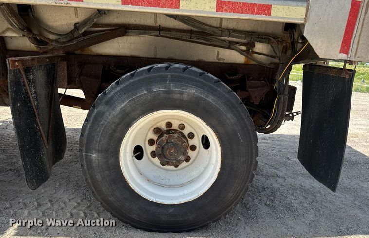 image for item EM2077 2004 Sterling Truck L7500 Series dump truck