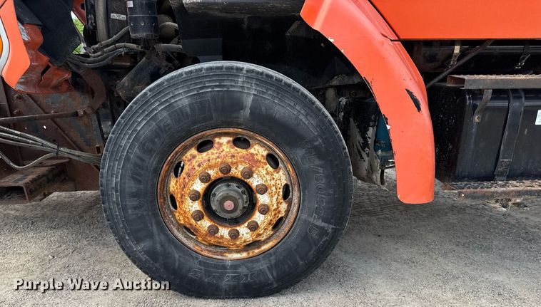 image for item EM2077 2004 Sterling Truck L7500 Series dump truck