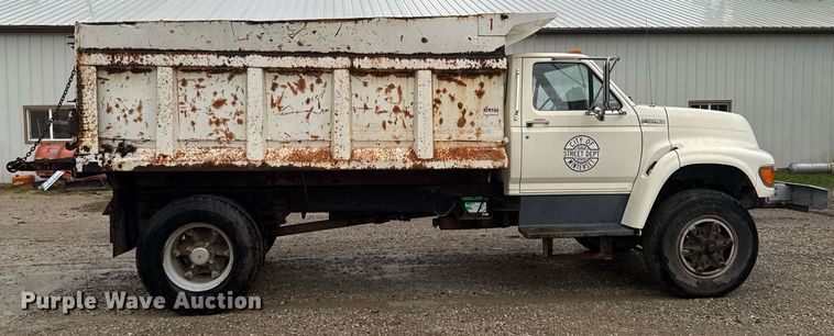 image for item EM2079 1998 Ford F700 dump truck