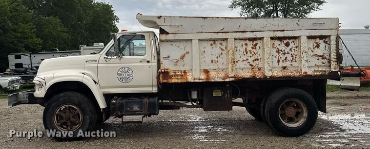 image for item EM2079 1998 Ford F700 dump truck