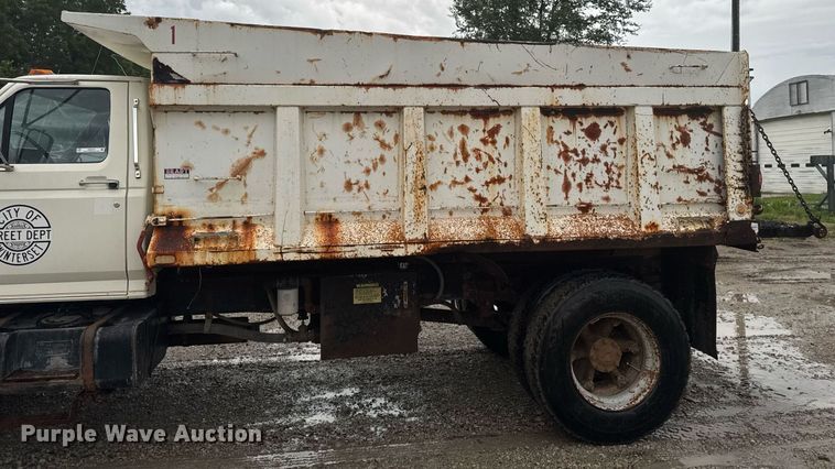 image for item EM2079 1998 Ford F700 dump truck