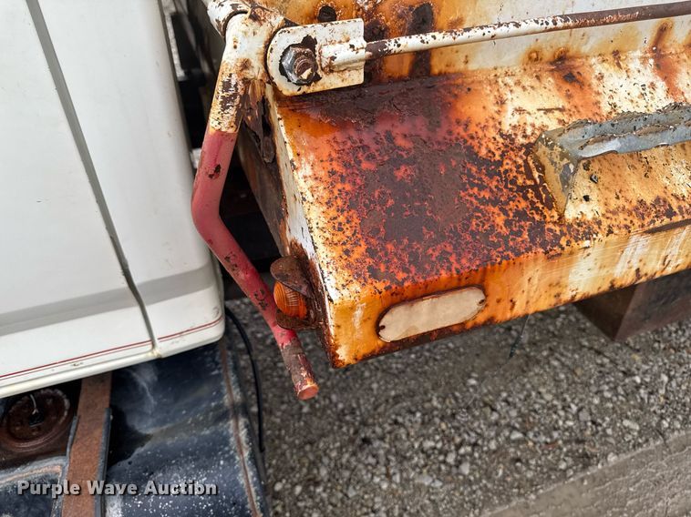 image for item EM2079 1998 Ford F700 dump truck