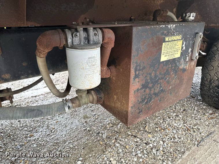 image for item EM2079 1998 Ford F700 dump truck