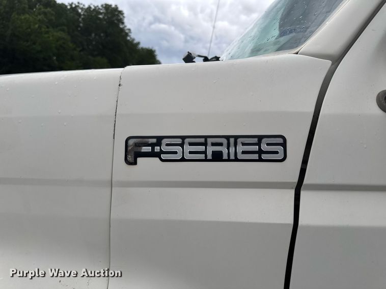 image for item EM2079 1998 Ford F700 dump truck