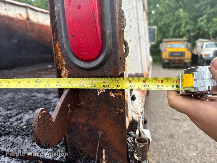 image for item EM2079 1998 Ford F700 dump truck