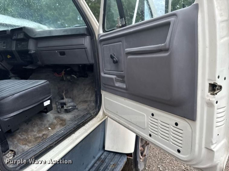 image for item EM2079 1998 Ford F700 dump truck