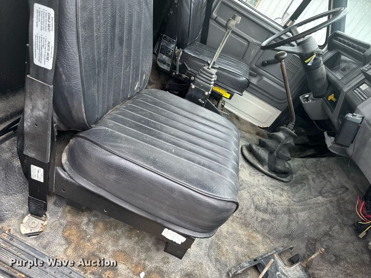 image for item EM2079 1998 Ford F700 dump truck