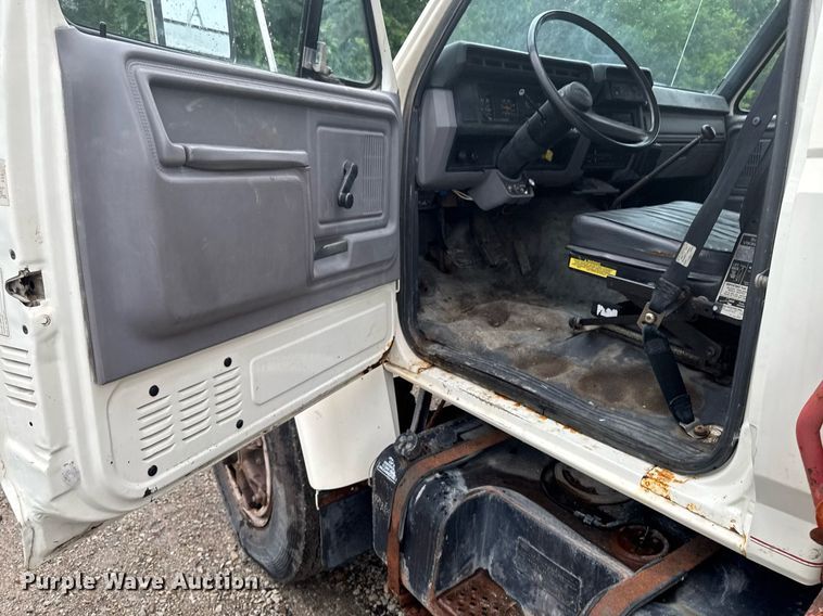 image for item EM2079 1998 Ford F700 dump truck