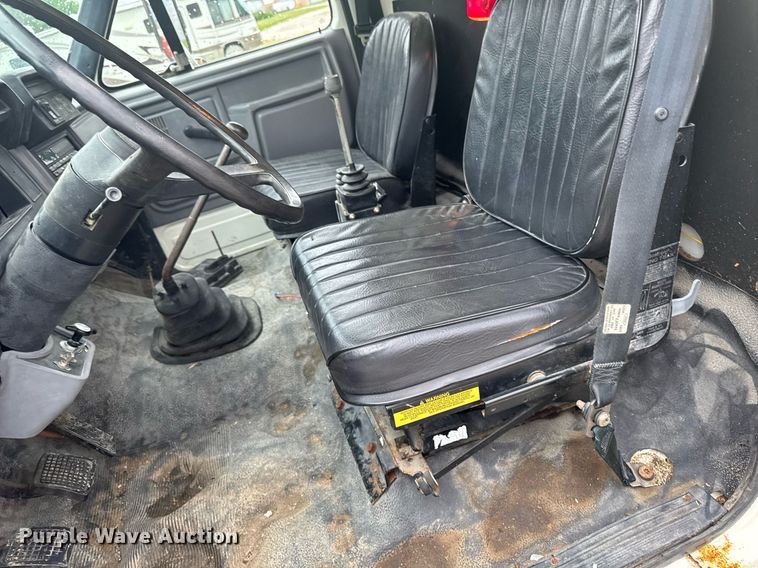 image for item EM2079 1998 Ford F700 dump truck