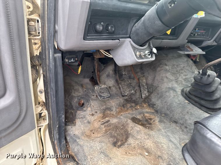 image for item EM2079 1998 Ford F700 dump truck