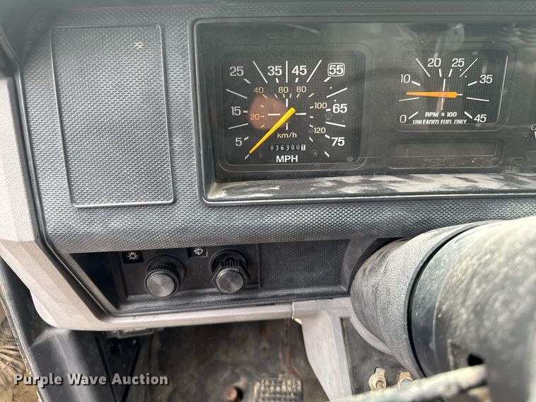 image for item EM2079 1998 Ford F700 dump truck