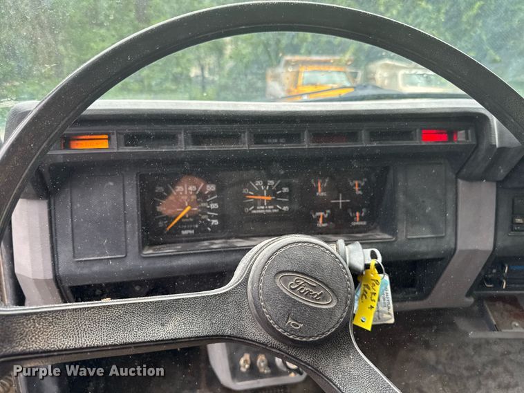 image for item EM2079 1998 Ford F700 dump truck