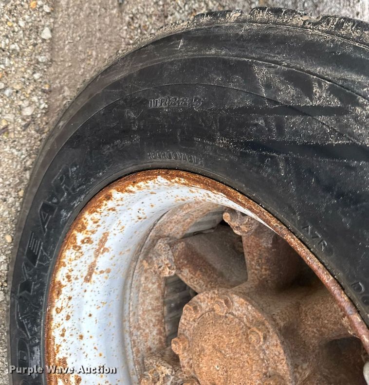 image for item EM2079 1998 Ford F700 dump truck