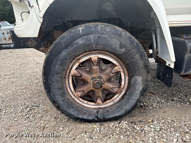 image for item EM2079 1998 Ford F700 dump truck