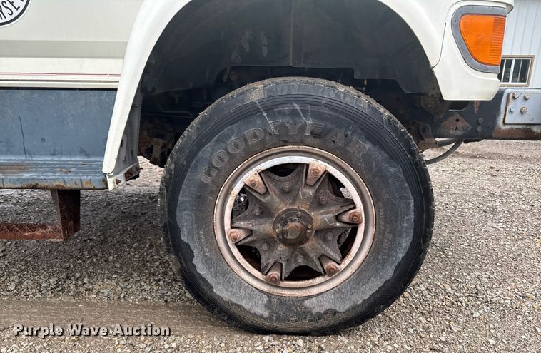 image for item EM2079 1998 Ford F700 dump truck