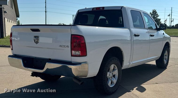 image for item EM2093 2019 Dodge Ram 1500 Crew Cab pickup truck