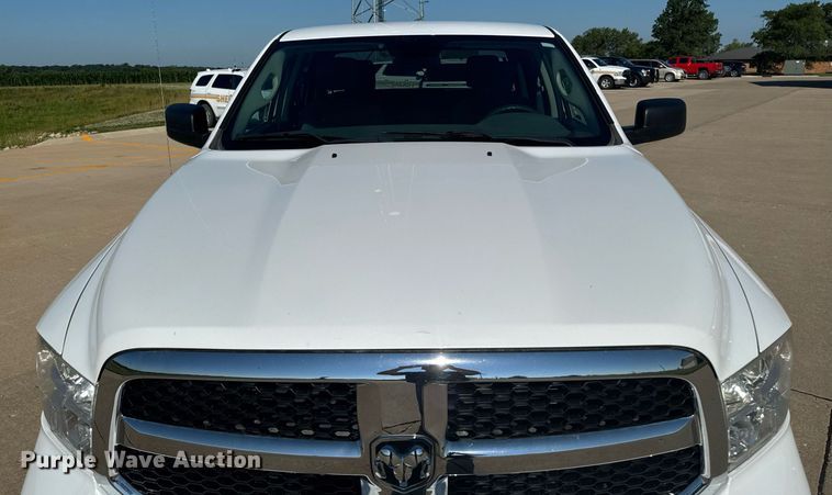 image for item EM2093 2019 Dodge Ram 1500 Crew Cab pickup truck