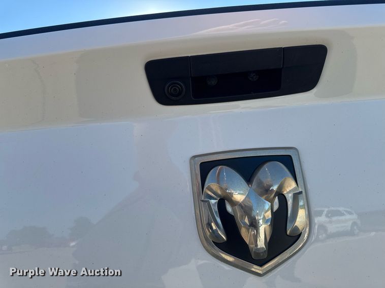 image for item EM2093 2019 Dodge Ram 1500 Crew Cab pickup truck