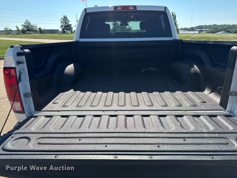 image for item EM2093 2019 Dodge Ram 1500 Crew Cab pickup truck