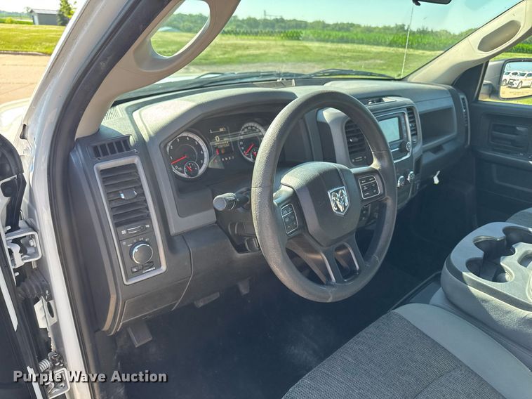 image for item EM2093 2019 Dodge Ram 1500 Crew Cab pickup truck