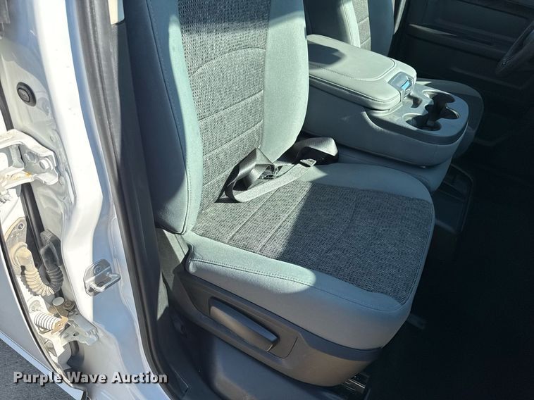 image for item EM2093 2019 Dodge Ram 1500 Crew Cab pickup truck