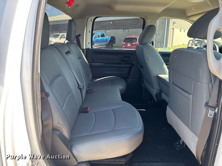 image for item EM2093 2019 Dodge Ram 1500 Crew Cab pickup truck